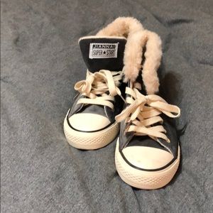 Fur lined high top shoe
